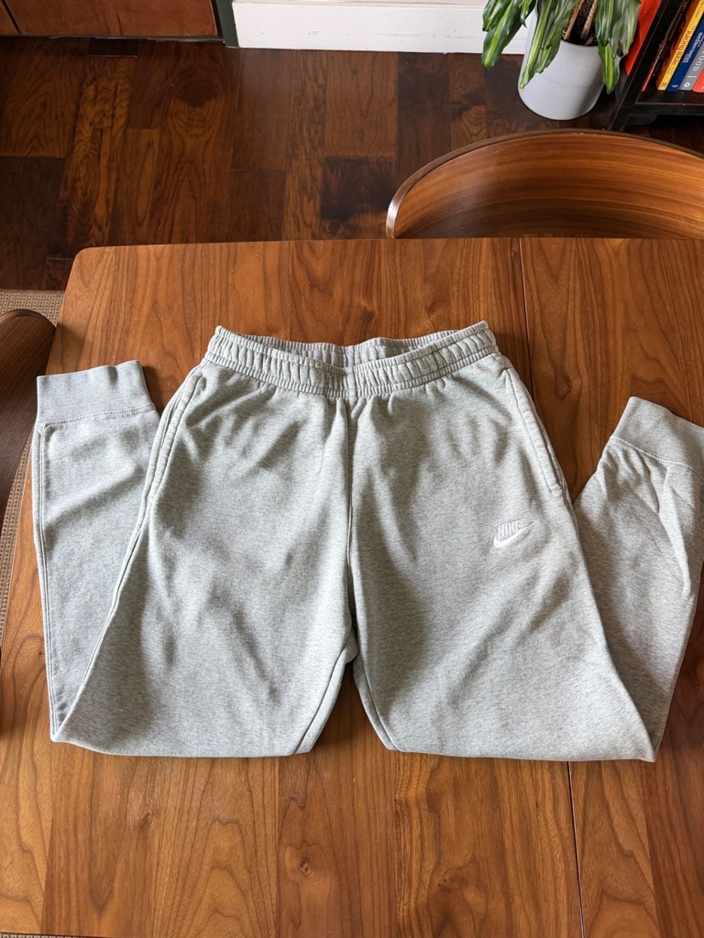 Nike Classic Fleece Light Gray Men's Jogger Sweatpants